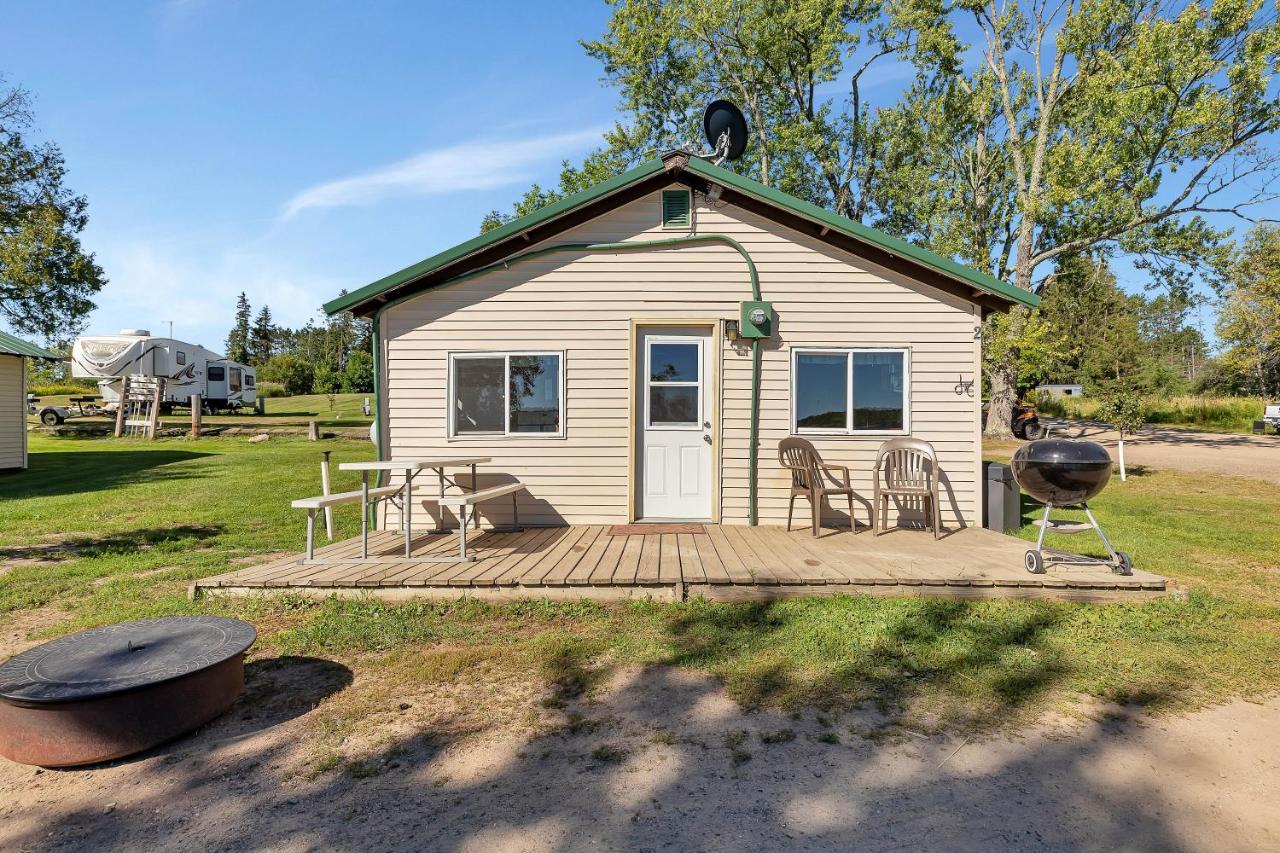 Blue Moon Resort & Motel Hill City Exteriör bild