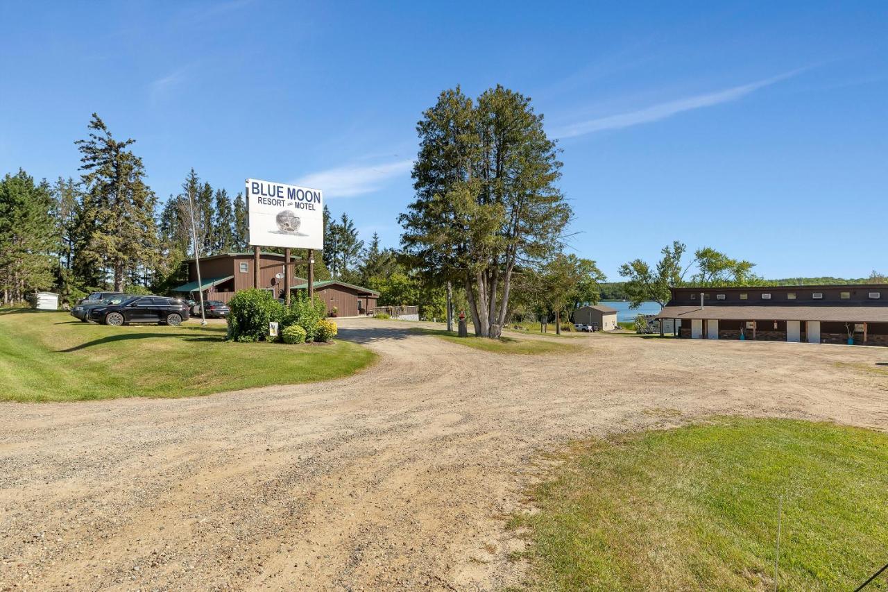 Blue Moon Resort & Motel Hill City Exteriör bild