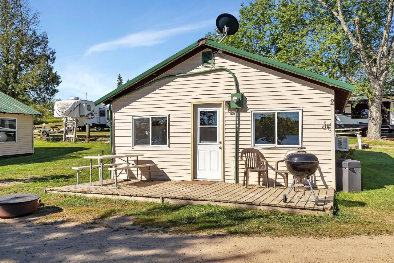 Blue Moon Resort & Motel Hill City Exteriör bild